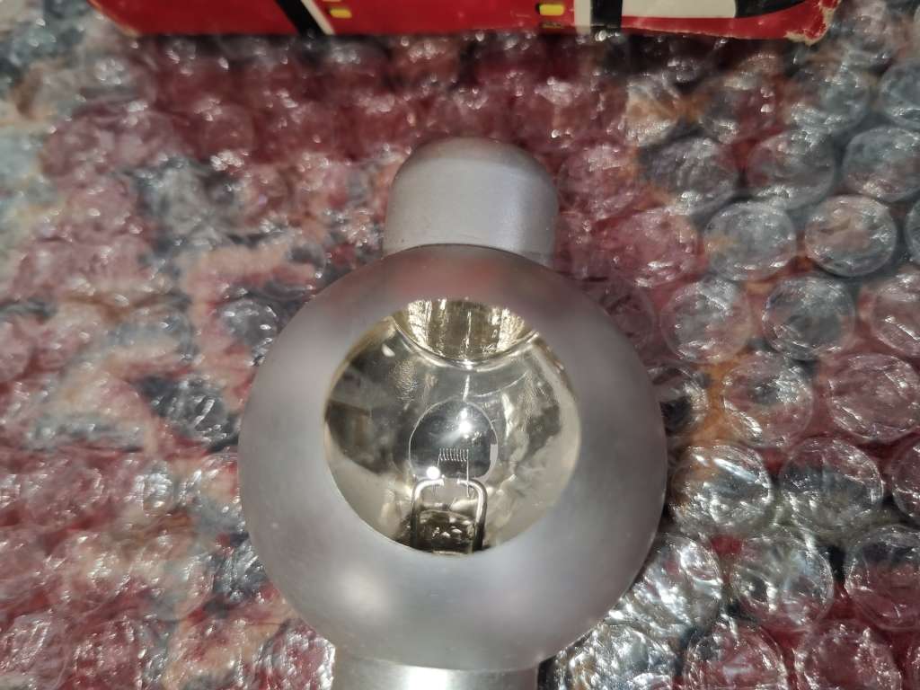 KEIC PROJECTION LAMP (TOKYO/JAPAN) KP-GT 8V/50W