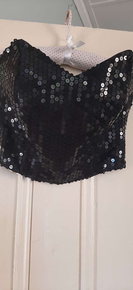 VINTAGE BLACK SEQUINNED STRAPLESS TOP SIZE 34