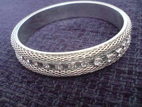 STUNNING DIAMOND BANGLE CZ DIAMONDS SET IN 18K WHITE GOLD GP BEAUTIFUL