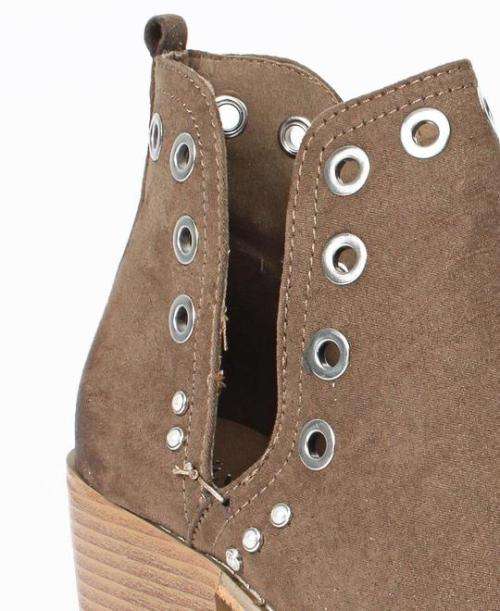 Ladies Taupe Boot. U.K 6.5 which is a U.S 8.5