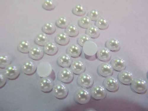 HALF ROUND PEARLS - WHITE - 40PC