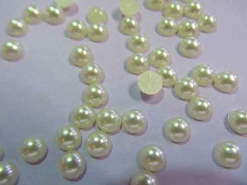 HALF ROUND PEARLS - BEIGE - 20PC