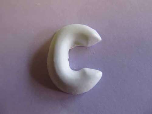 UNPAINTED EMBELLISHMENT - LETTERS - 1PC - C