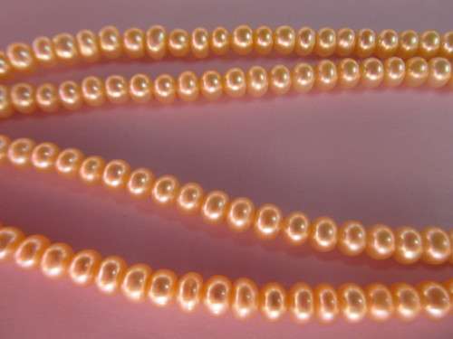 FRESHWATER PEARLS - BUTTON SHAPE - PEACH - 36CM STRING