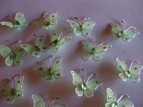 GLITTER BUTTERFLY - 25MM  X 25MM - LIGHT GREEN