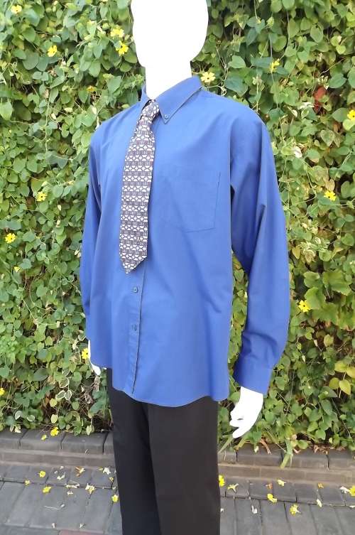 Royal blue Pro Spirit long sleeve shirt Size Large poly cotton Fabric.