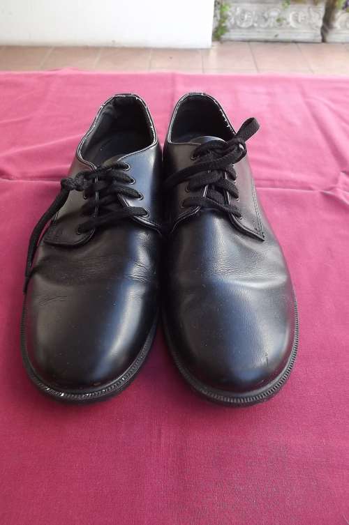 Pair of Black genuine leather Men's shoes by Ground Works size 7. Used but as new.
