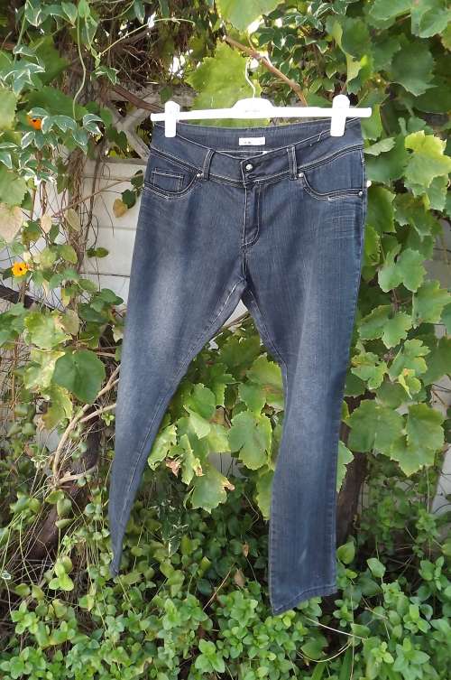 Men's  Low Rise denim pants by Insync in size 36/92.Polly cotton stretch fabric pockets