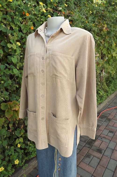 Beige corderoy long sleeve top/loose jacket by Woolworths in size 38/14.Long with 4 pockets on front