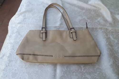 Pretty beige Synthetic handbag by Woolworths size 32 x 16cm. Good condition