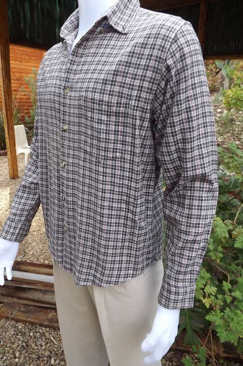 Pure 100% cotton long sleeve checked shirt by Oakridge Chinos.size XL.Shirt is in as new condition