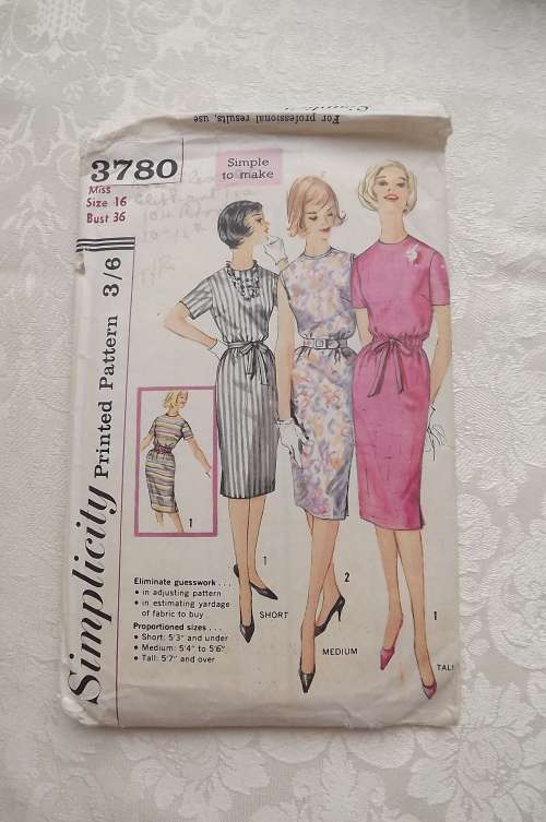 Simplicity sewing pattern 3780 size 12 to 20.Simple to make