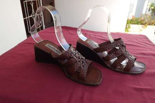 Pair of brown genuine leather "Step on airs" sandals size 6.Used a few times but in good condition.