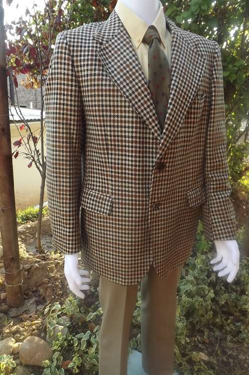 Handsome men's pure wool  sports coat in green,brown,beige check.Size 42R.Blisstex. Made in England