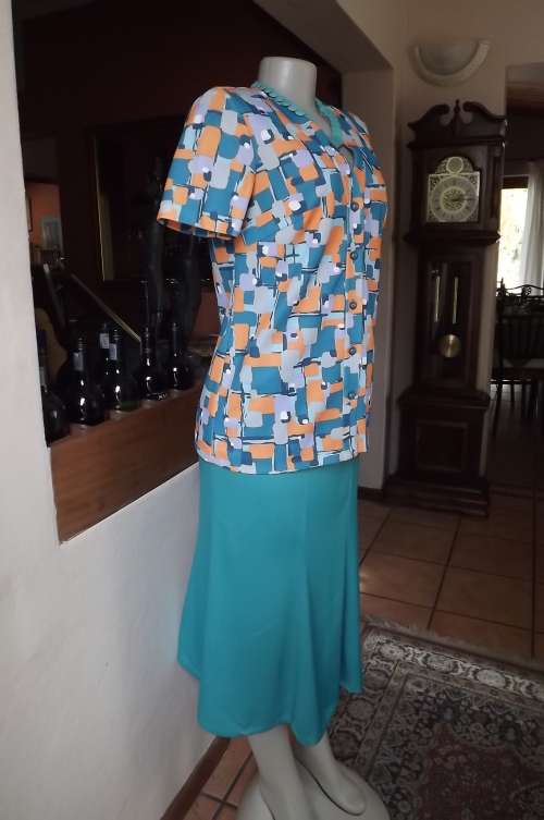 Colour blocked vintage crimplene jacket/top from 80's by Shelley size 36/12.As new.