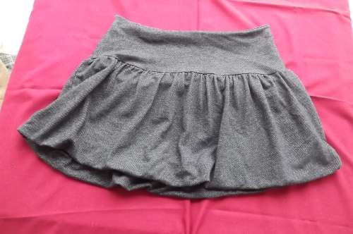 Balloon style skirt in stretch polyester fabric with denim look for 9 to 10 year old girl!