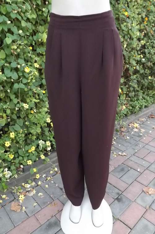 Seriously smart choc brown Truworths pants in size 36/12.High waisted without waistband.