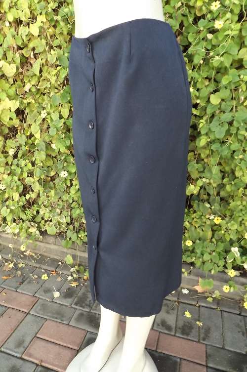 Upstyle button down pencil skirt by Rachel in Navy Polyester/rayon fabric.Size 40/16.Bandless.