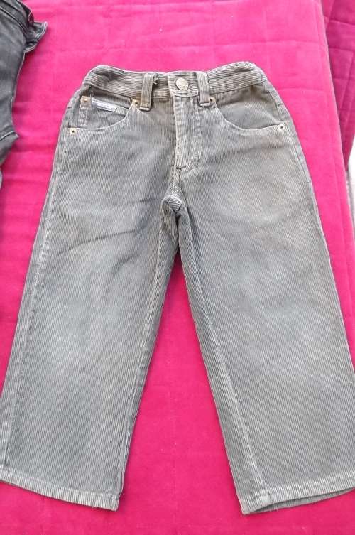 Grey corderoy pants for boy of 3 to 4 years old.Waga Dude.Used but in good condition