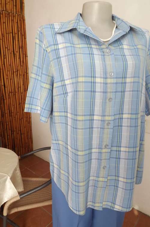 Penny C casual blue/yellow checked shirt with short sleeves size 42/18.As new