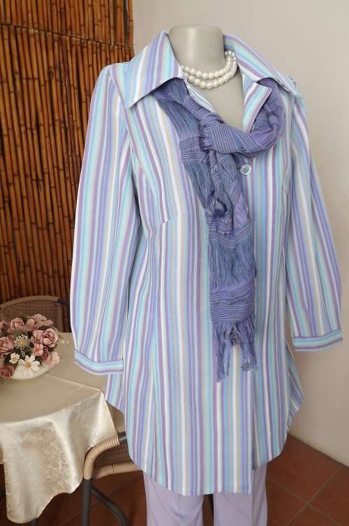 Multi colour vertically striped long jacket.Boutique made in size 42/18.Light weight.Good condition