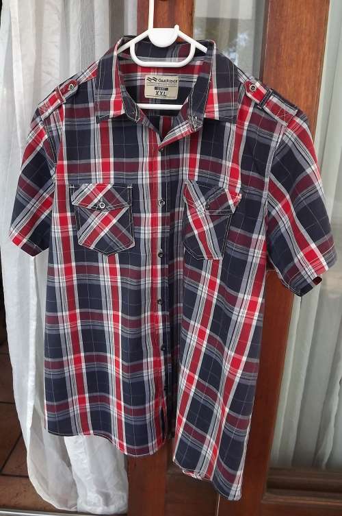 Handsome red and navy checked casual shirt by Oakridge size  XXL. Chest 134cm .100% cotton fabric