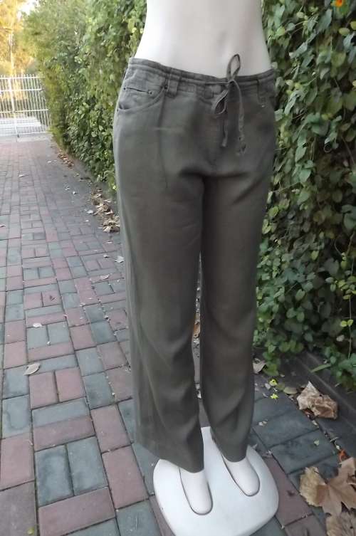 Daniel Hechter 100% linen pants in size 35/11.Drawstring in middle.Straight legs.