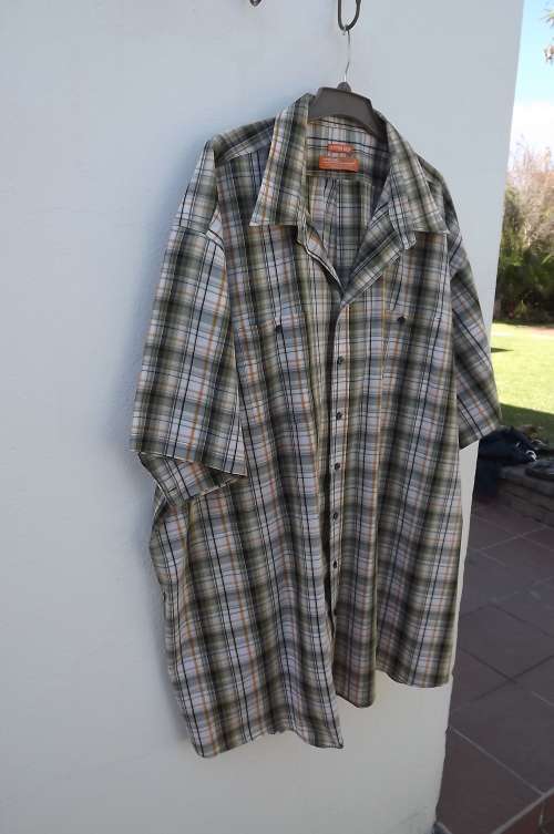 Sterling Active Men's cotton rich excellent quality shirt size 6XL.172cm chest.Two pockets on front