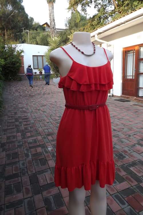 Sexy red strappy summer dress by Mozaic. Double frilled neckline.Size 32/8.Used but in good cond
