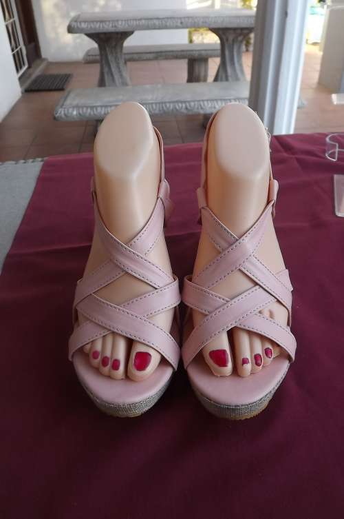 Beautiful soft peach colour wedge heel shoes by BeeBee in size 36/3.5.With cross over straps.