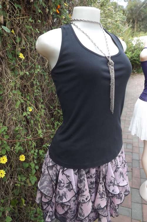 Plain black 100% cotton Woolworths sleeveless top.Size 34/10 in good condition