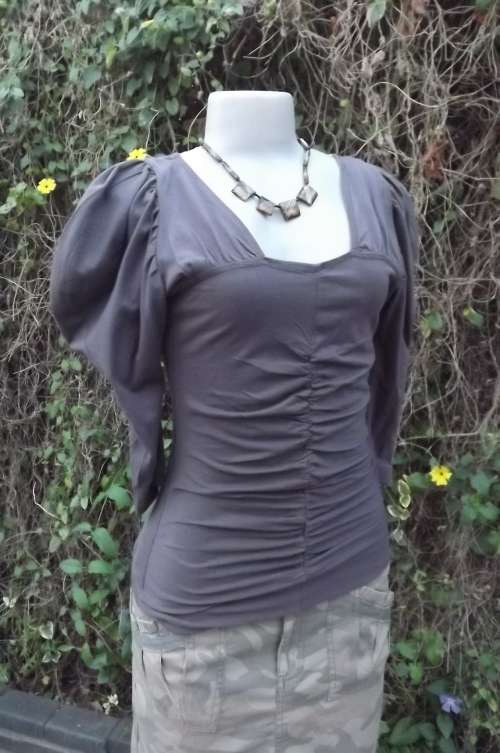 Upstyle brown stretch cotton top.Size 32/8 by Hotkiss by Lego lamb.Gathering on front.As new