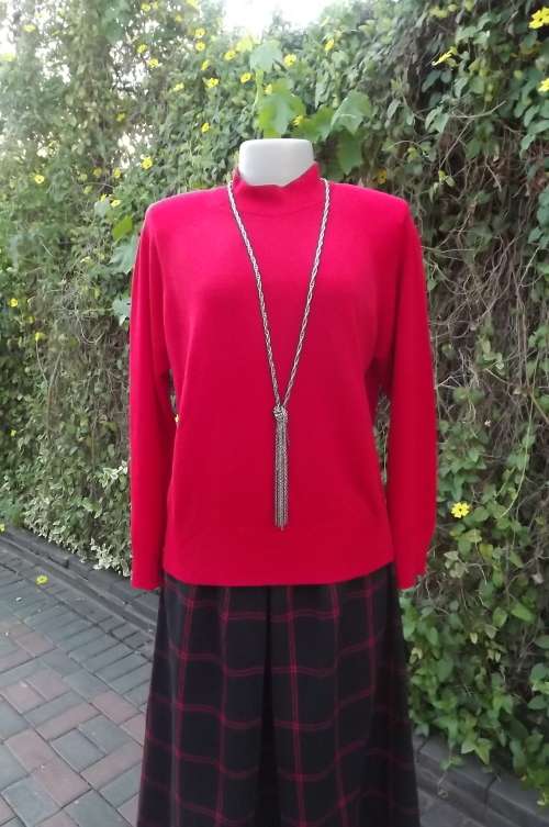Beautiful dark red turtle neck acrylic knit top in size 38/14 with raglan sleeves.