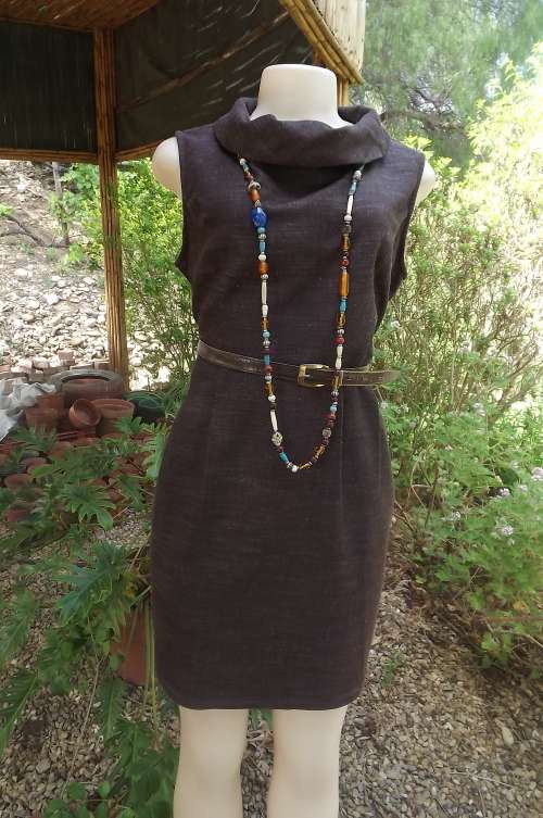 Casual dress in mottled brown polycotton stretch fabric.Size 38/14.Ring fold over collar.