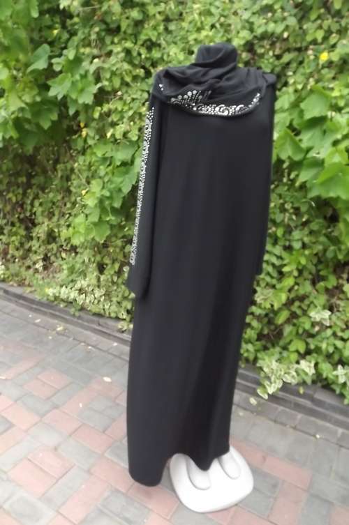 Black Muslin Islamic dress with pretty embellishment on sleeves and front.Bust 130cm.