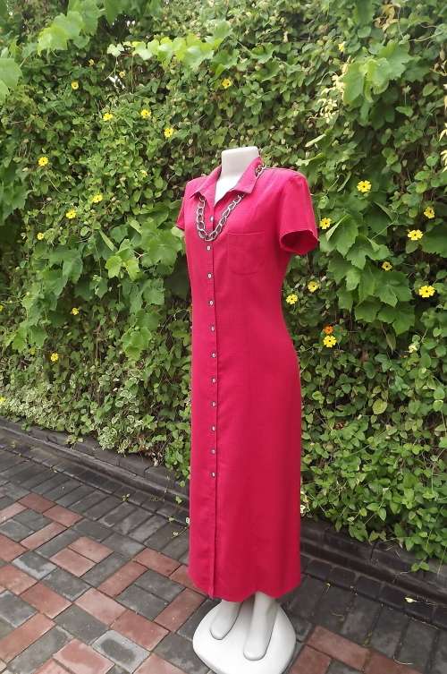 Fabulous button down cherry red ankle length 80's dress by TRUWORTHS.Short sleeves.Open collar