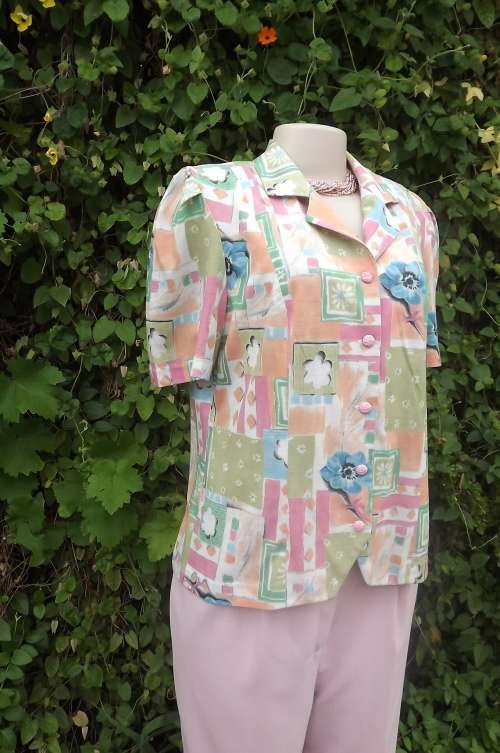 Vintage cheerful cotton top/jacket by NUVELLE by ROSECRAFT in size 36/12.In lovely soft green