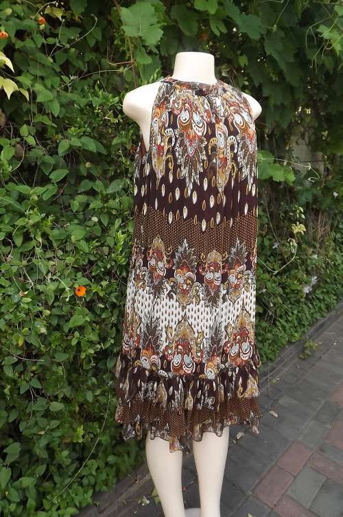 Fashionable summer rent style dress in bohemian pattern.Autumn colours.Size 38/14.High collar.