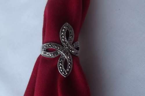 Stunning beautifully designed marcasite ring in rhodium plate.Size 8