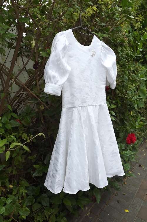 White embossed satin bridesmaid dress for 74cm bust size 26/2.Boutique made.Puffed sleeves
