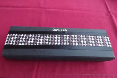 Modern narrow 5 piece 100% silk tie set by SAM WELL international.Width 6.2cm