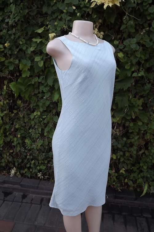 Powderblue bubble polyester shift dress with lining.Size 34/10.Sabrina neckline.By ALIZZA