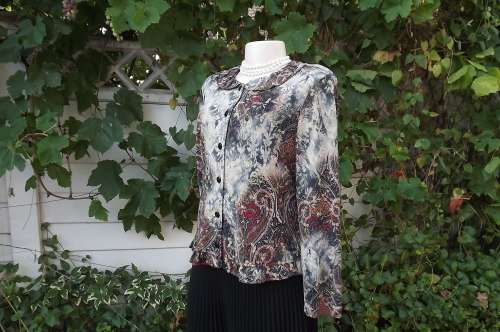 Stunning blouse! size 37/13 in navy/red paisley pattern on cream background.Stretch polyester fabric