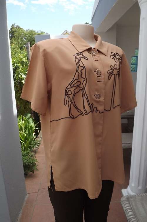 Amazing FLORRIE BELL short sleeve blouse in caramel colour size 39/15.Used but in good condition