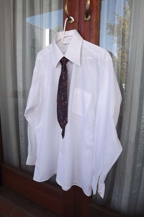Amazing snow white men's long sleeve shirt + tie.Size XL.Collar 43cm.Both as new