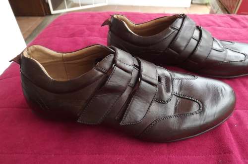Pair of brown fashionable men's shoes by WOOLWORTHS size 9.New condition.