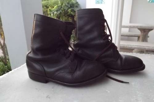 Pair of brown genuine leather SADF boots in size 6 issued 2004.Army size 247.Made by D.W.S