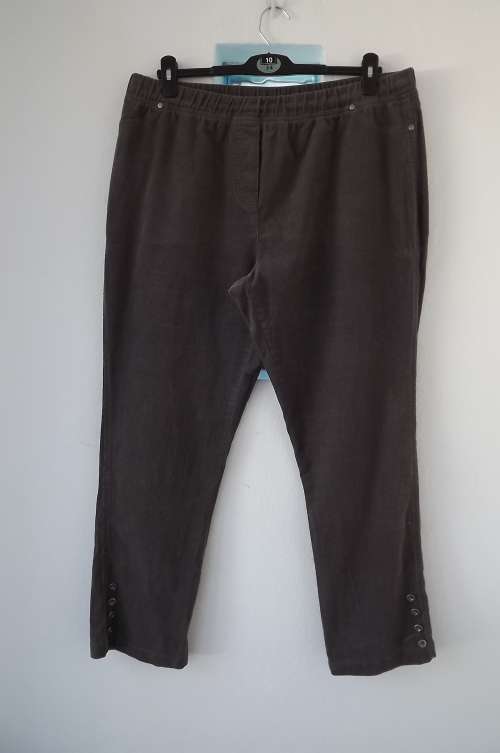 High quality grey cordroy stretch pants by RENE TAYLOR.Size 42/18.Elasticated middle.