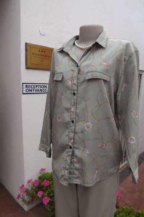 Baroque print silky long sleeve mint green blouse by LEEBILEI.Size 38/14.New condition