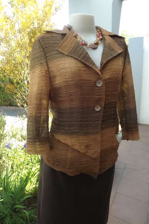 Magnificient sheer top/jacket in different brown colour shades.Size  32/8 by MADEMOISELLE